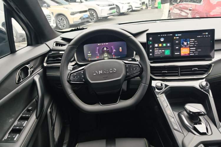 Used Lynk & Co 06 2023 Remix 1.5T Dynamic Halo Steering Wheel