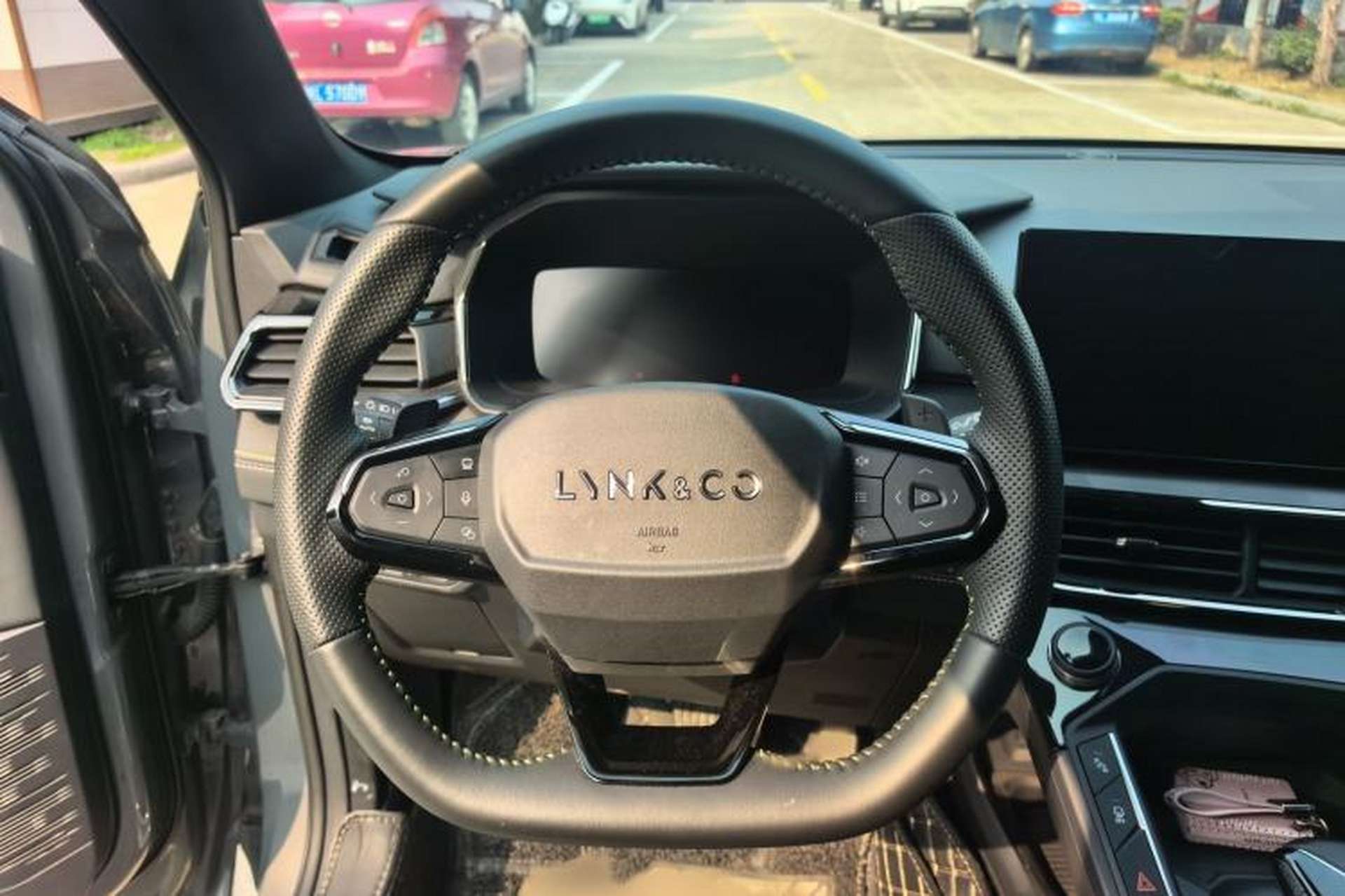 Used Lynk & Co 06 2023 Remix 1.5T Dynamic Halo Steering Wheel