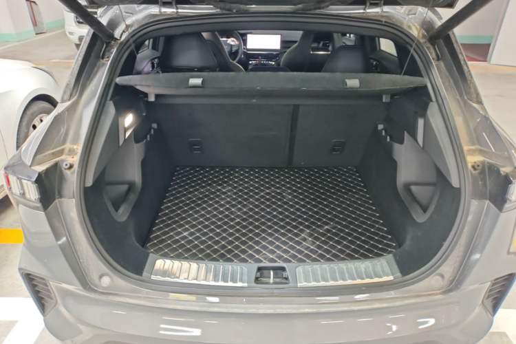 Used Lynk & Co 06 2023 Remix 1.5T Dynamic Halo Trunk