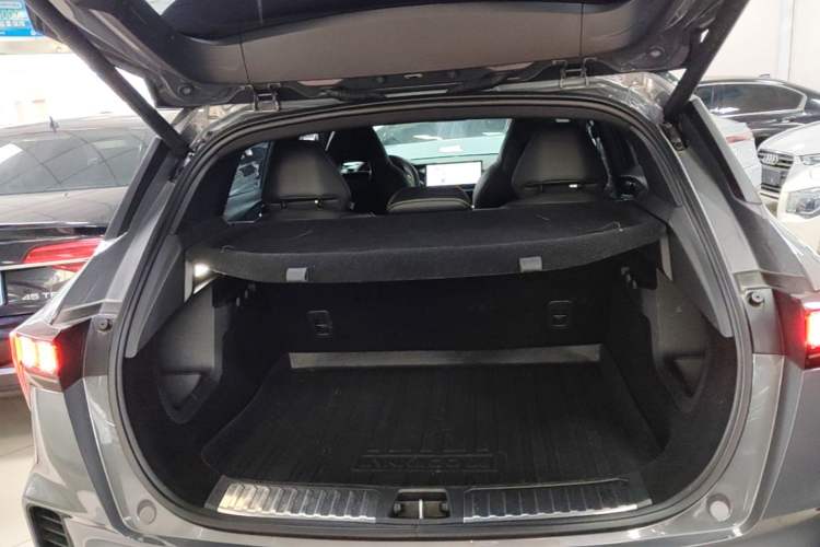 Used Lynk & Co 06 2023 Remix 1.5T Dynamic Halo Trunk
