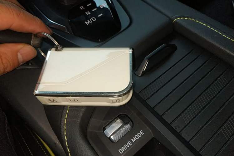 Used Lynk & Co 06 2023 Remix 1.5T Dynamic Halo Vehicle Key