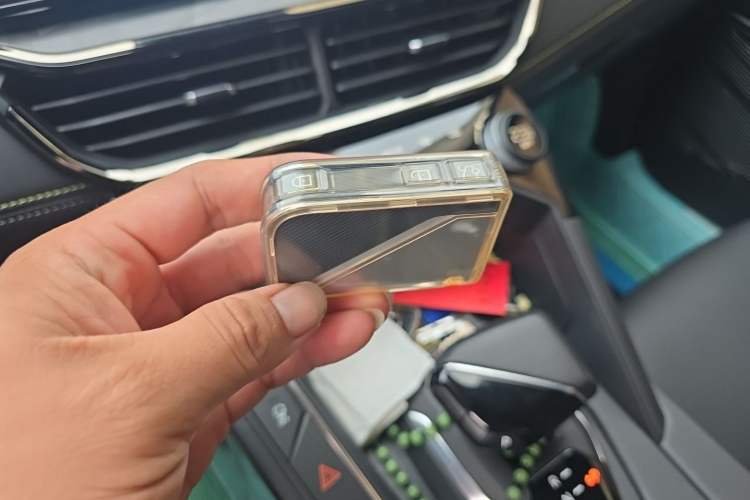 Used Lynk & Co 06 2023 Remix 1.5T Dynamic Halo Vehicle Key