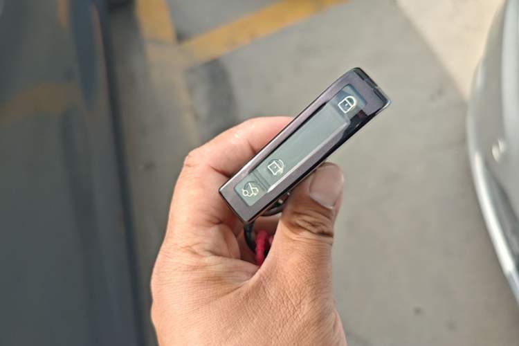 Used Lynk & Co 06 2023 Remix 1.5T Dynamic Halo Vehicle Key