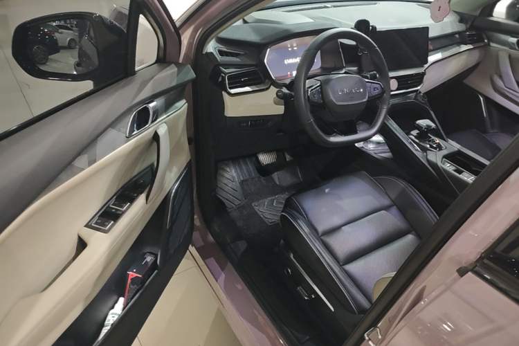 Used Lynk & Co 06 2023 Remix 1.5T Shero Driver Seat