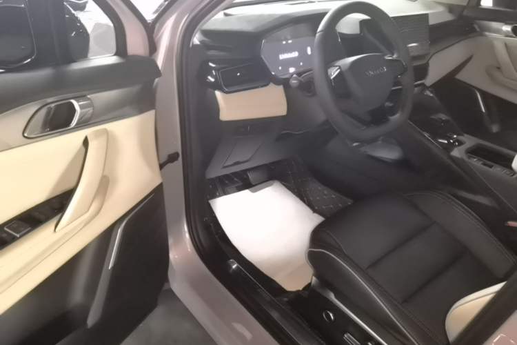Used Lynk & Co 06 2023 Remix 1.5T Shero Driver Seat