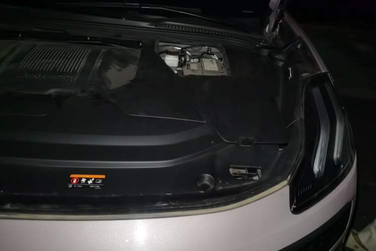 Used Lynk & Co 06 2023 Remix 1.5T Shero Engine Bay Left