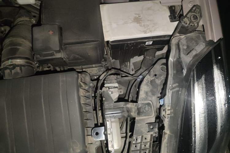 Used Lynk & Co 06 2023 Remix 1.5T Shero Engine Bay Left