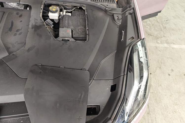 Used Lynk & Co 06 2023 Remix 1.5T YAO Halo Engine Bay Left