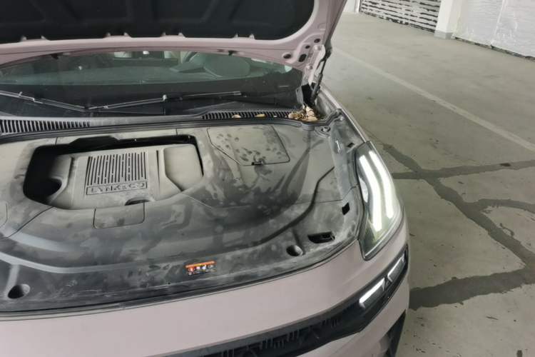 Used Lynk & Co 06 2023 Remix 1.5T Shero Engine Bay Left