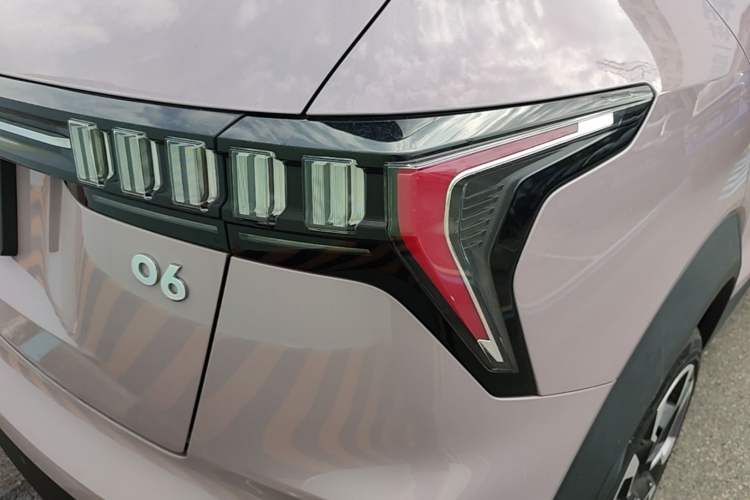 Used Lynk & Co 06 2023 Remix 1.5T Shero Exterior 3