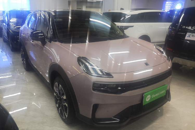 Used Lynk & Co 06 2023 Remix 1.5T Shero Front Right 45 Deg