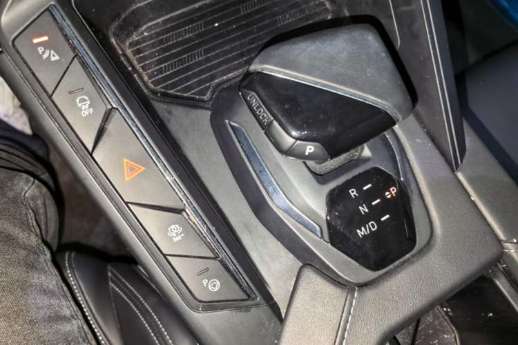 Used Lynk & Co 06 2023 Remix 1.5T Shero Gear Lever