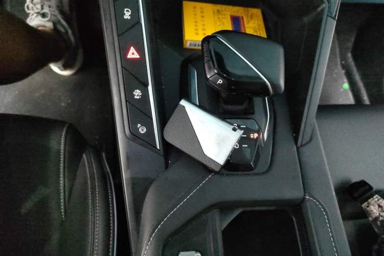 Used Lynk & Co 06 2023 Remix 1.5T Shero Gear Lever