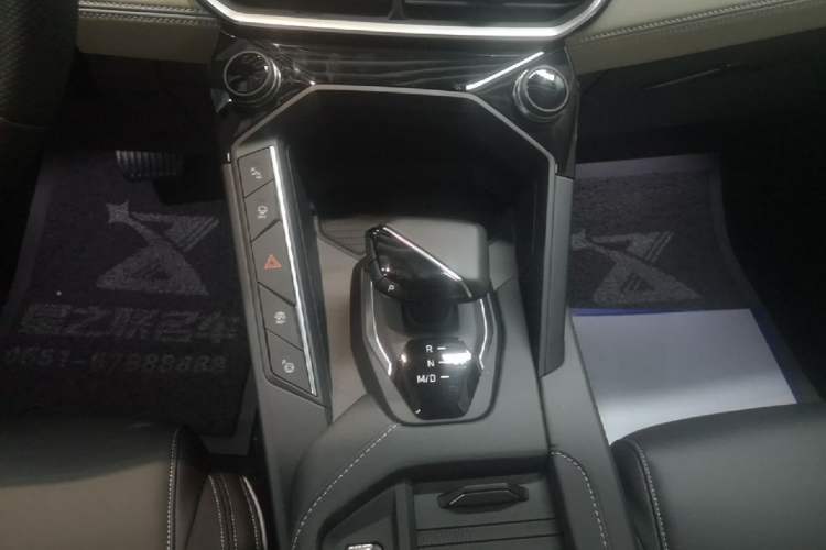 Used Lynk & Co 06 2023 Remix 1.5T Shero Gear Lever