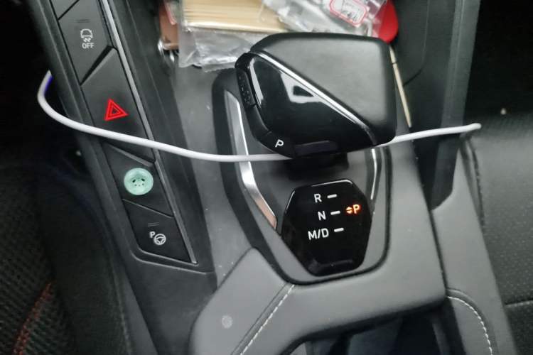 Used Lynk & Co 06 2023 Remix 1.5T Shero Gear Lever