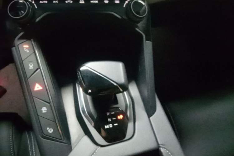 Used Lynk & Co 06 2023 Remix 1.5T Shero Gear Lever