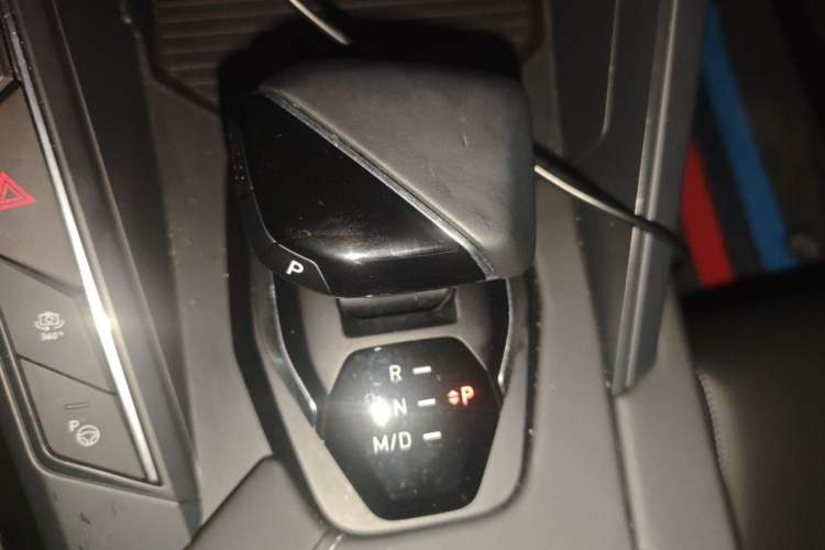 Used Lynk & Co 06 2023 Remix 1.5T Shero Gear Lever