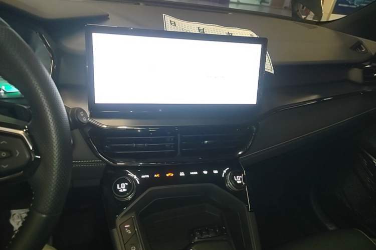 Used Lynk & Co 06 2023 Remix 1.5T Hero Audio And AC Panel