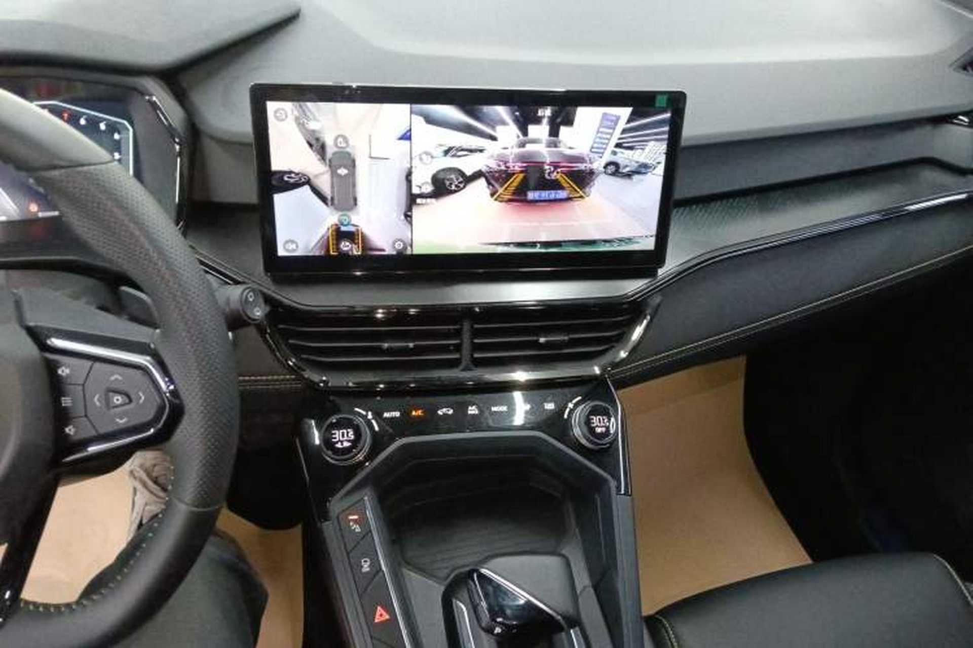 Used Lynk & Co 06 2023 Remix 1.5T Hero Audio And AC Panel