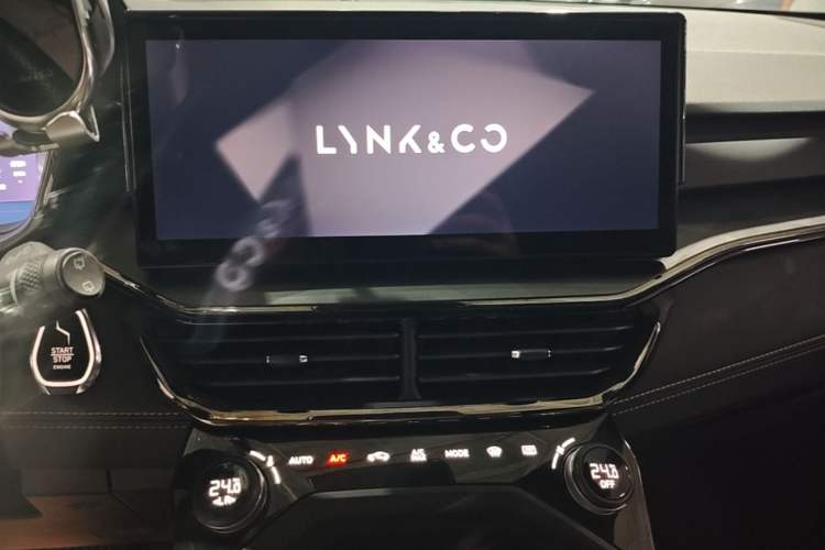 Used Lynk & Co 06 2023 Remix 1.5T Hero Audio And AC Panel