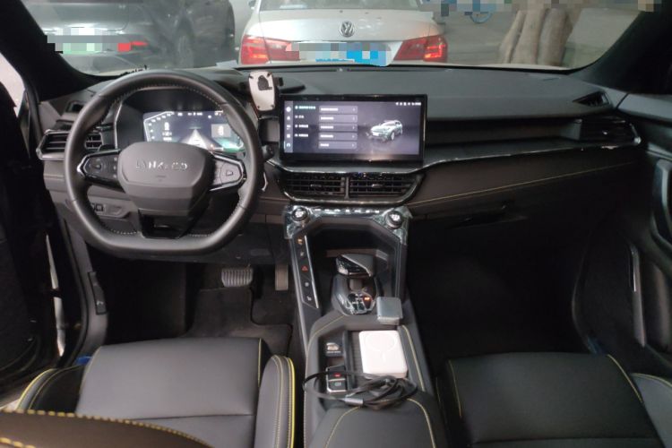 Used Lynk & Co 06 2023 Remix 1.5T Hero Center Console