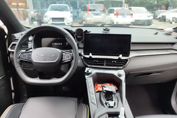 Used Lynk & Co 06 2023 Remix 1.5T Hero Center Console
