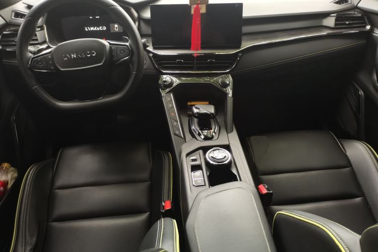Used Lynk & Co 06 2023 Remix 1.5T Hero Center Console