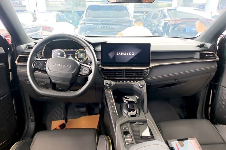 Used Lynk & Co 06 2023 Remix 1.5T Hero Center Console
