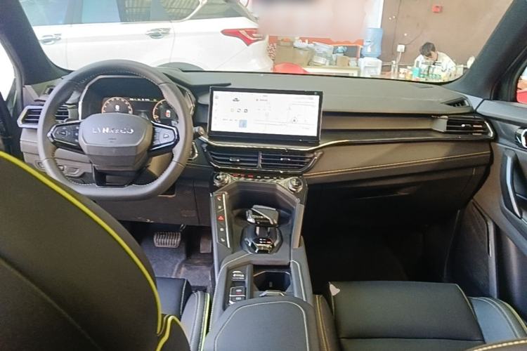 Used Lynk & Co 06 2023 Remix 1.5T Hero Center Console