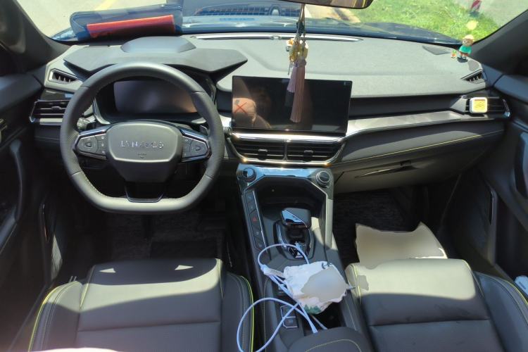 Used Lynk & Co 06 2023 Remix 1.5T Hero Center Console