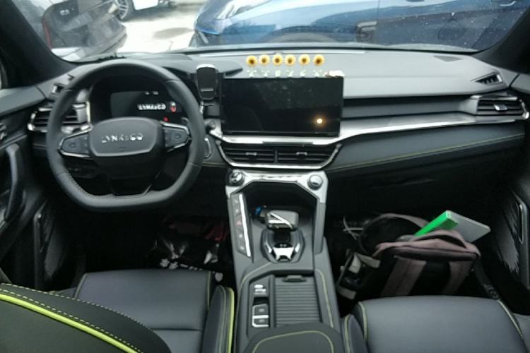 Used Lynk & Co 06 2023 Remix 1.5T Hero Center Console