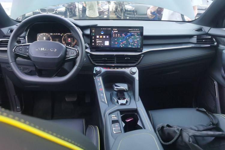 Used Lynk & Co 06 2023 Remix 1.5T Hero Center Console