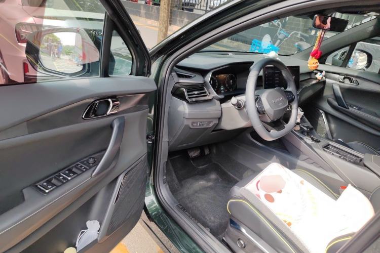Used Lynk & Co 06 2023 Remix 1.5T Hero Driver Seat