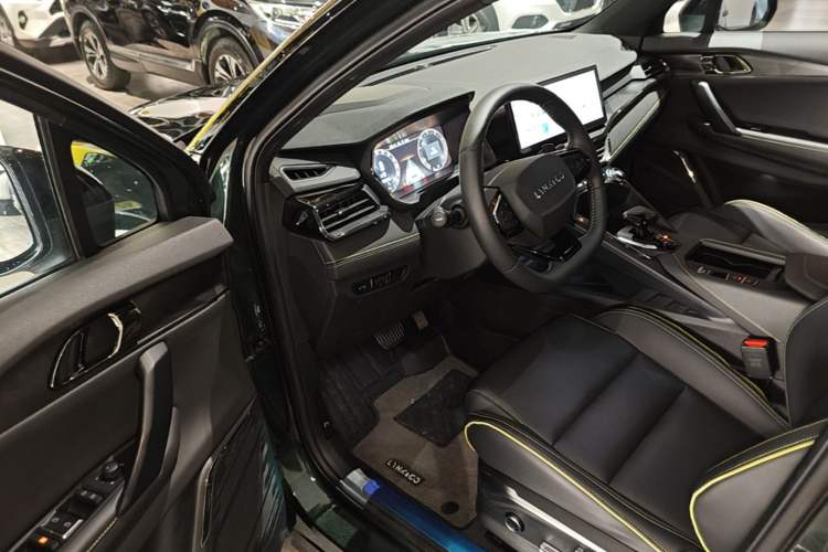 Used Lynk & Co 06 2023 Remix 1.5T Hero Driver Seat