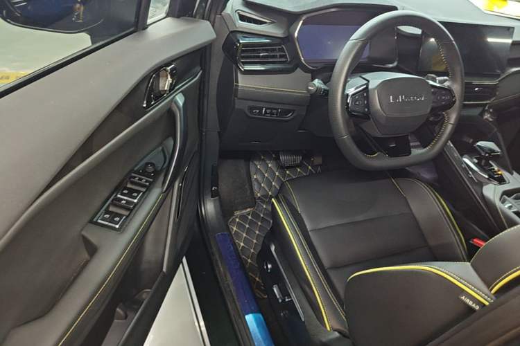 Used Lynk & Co 06 2023 Remix 1.5T Hero Driver Seat