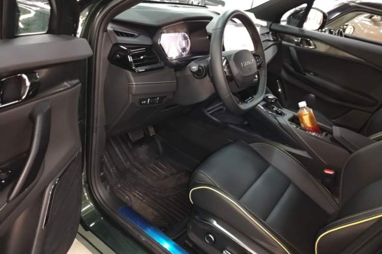 Used Lynk & Co 06 2023 Remix 1.5T Hero Driver Seat