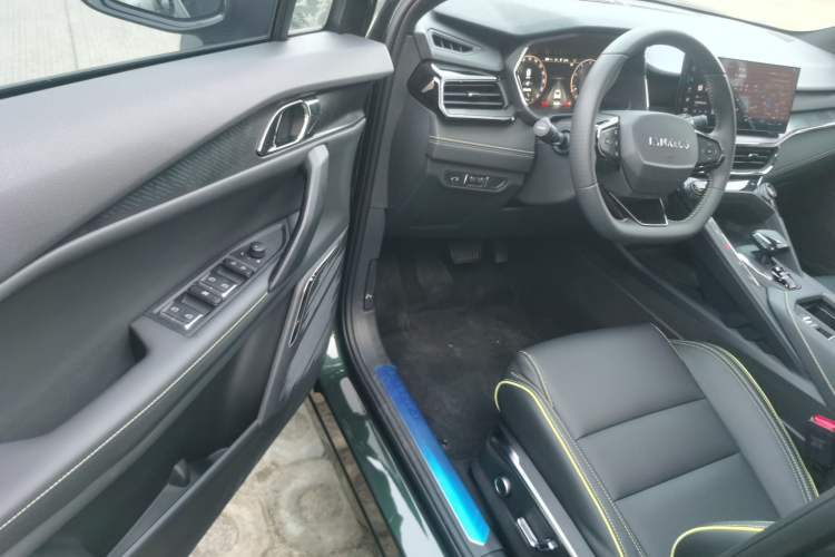 Used Lynk & Co 06 2023 Remix 1.5T Hero Driver Seat