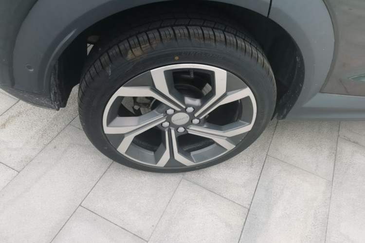 Used Lynk & Co 06 2023 Remix 1.5T Hero Exterior 5