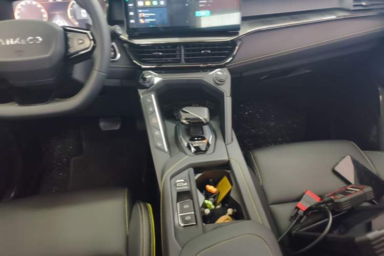 Used Lynk & Co 06 2023 Remix 1.5T Hero Gear Lever