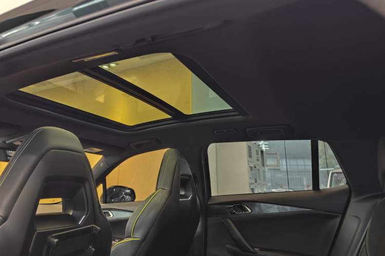 Used Lynk & Co 06 2023 Remix 1.5T Hero Headliner