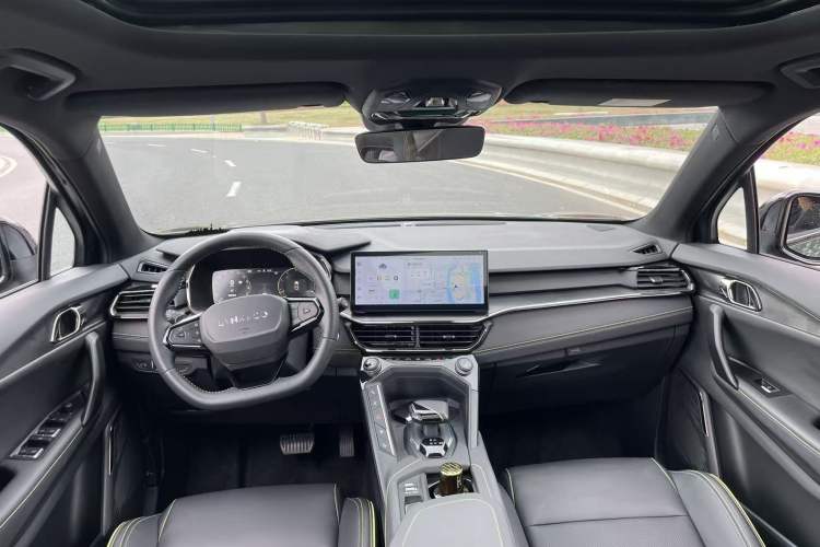 Used Lynk & Co 06 2023 Remix 1.5T Hero Interior 6