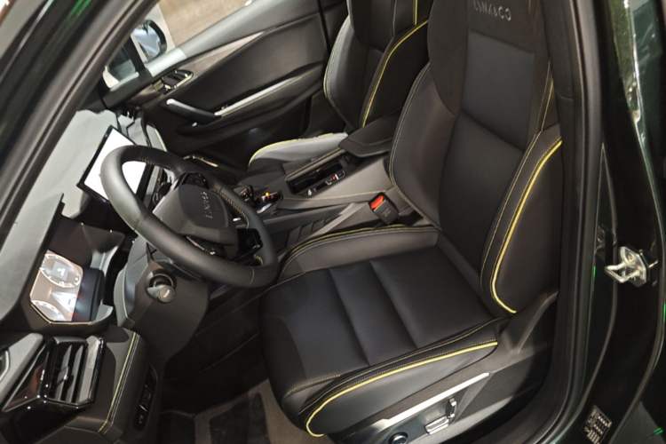 Used Lynk & Co 06 2023 Remix 1.5T Hero Left Front Seat