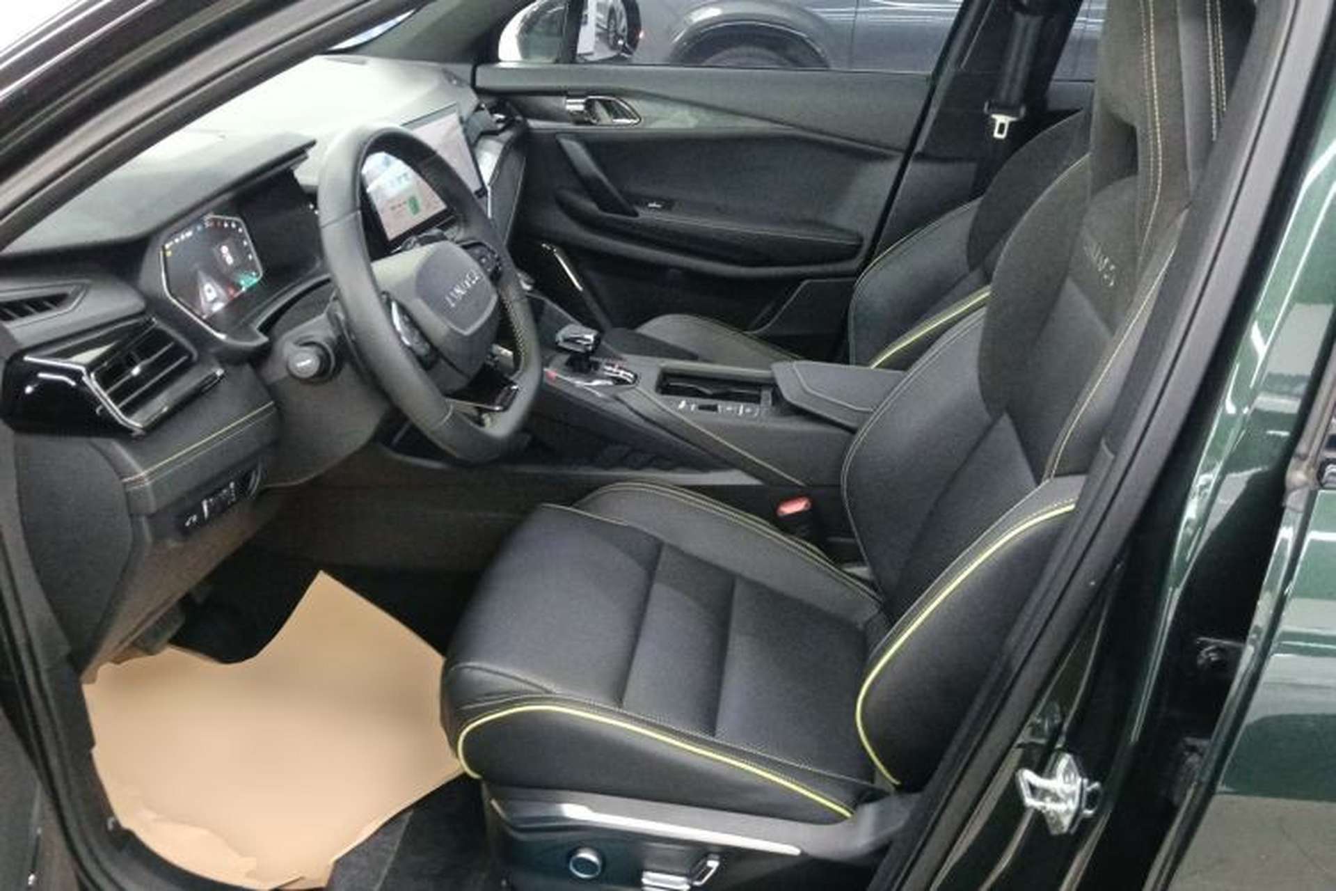 Used Lynk & Co 06 2023 Remix 1.5T Hero Left Front Seat