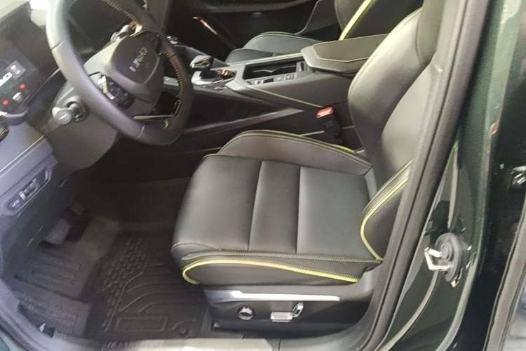 Used Lynk & Co 06 2023 Remix 1.5T Hero Left Front Seat