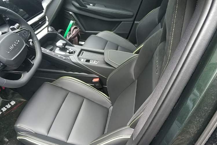 Used Lynk & Co 06 2023 Remix 1.5T Hero Left Front Seat