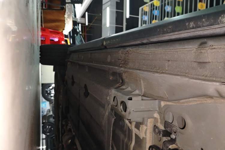 Used Lynk & Co 06 2023 Remix 1.5T Hero Left Side Sill