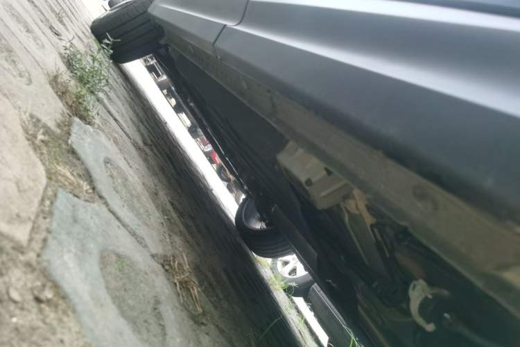Used Lynk & Co 06 2023 Remix 1.5T Hero Left Side Sill