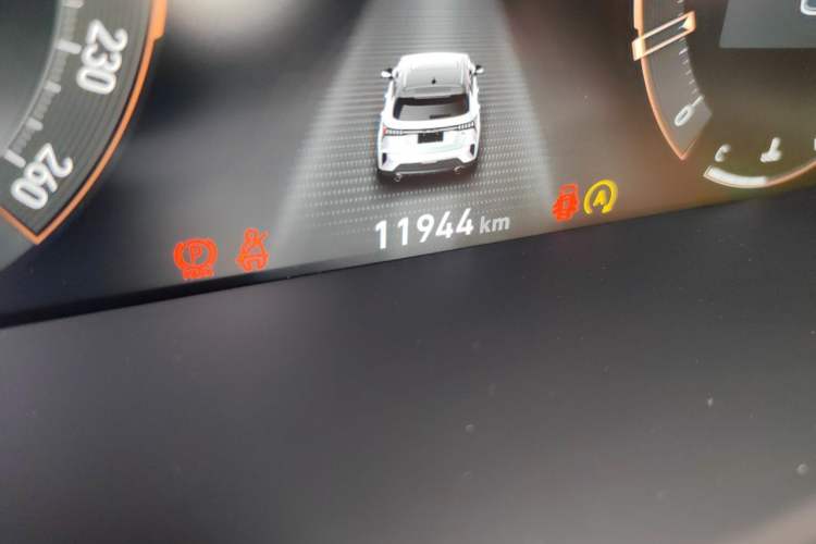 Used Lynk & Co 06 2023 Remix 1.5T Hero Odometer Close Up