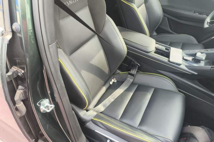 Used Lynk & Co 06 2023 Remix 1.5T Hero Right Front Seat
