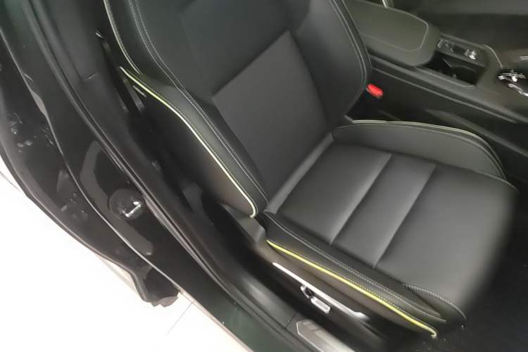 Used Lynk & Co 06 2023 Remix 1.5T Hero Right Front Seat